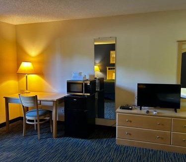 Waverly Hotel | Ameristay Inn & Suites