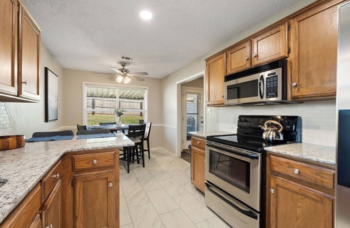 Van Buren House | Amy Ln-Newly Remodeled Home w/Outdoor Dining Area