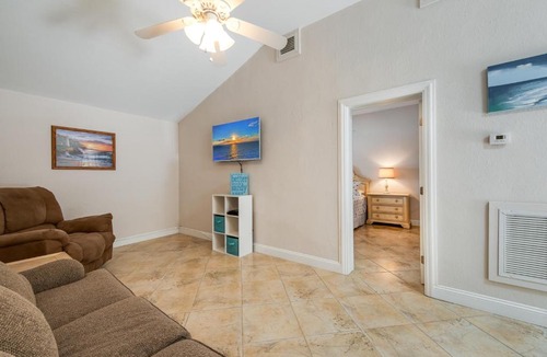 Hills T P Apartment | Anchors Away