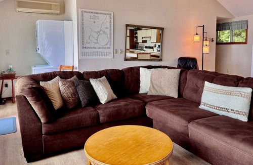 Glen Arbor House | Annex Pet Friendly Waterfront Cottage within walking distance to Glen Arbor!