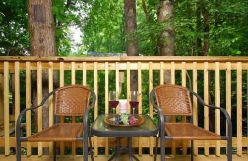 Rocky Grove Cabin | Another Peaceful Creekside Cabin Near Gatlinburg/Pigeon Forge -PRICE MATCH RATES