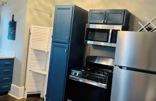 Huntington Apartment | Aparthotel: Lopsy Blue -by Arena/Marshall/Hospital