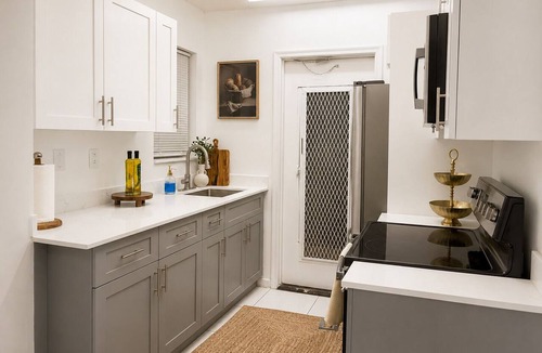 Highland Garden Apartment | Apartment in Hollywood Beach, a 10-minute drive from the beach