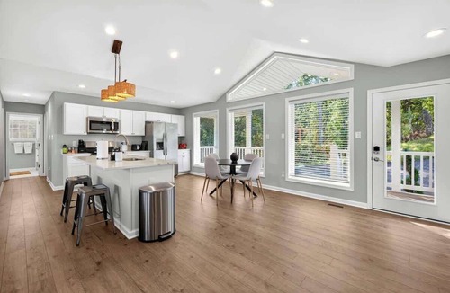 Front Royal Cottage | Apple Mountain House | Hot Tub | Game Room