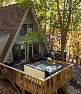 Linden Ski Chalet | Apple Mountain Retreat at Shenandoah National Park