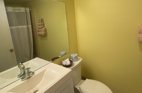 Mackinac Island Condo | Applewood 103 Private Room