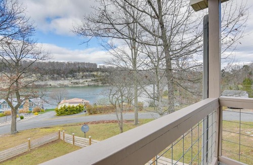 Ingles Apartment | Apt w/Lake Views - Day Trip to Virginia Tech!