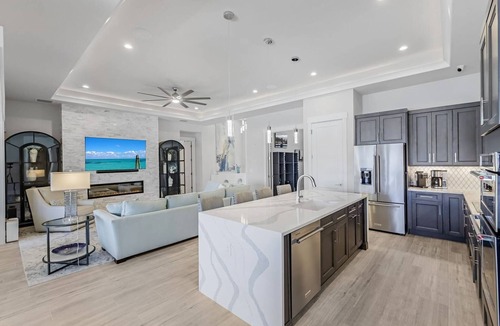 Pelican House | Aqua Villa