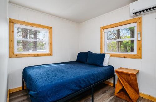 Mayfield House | Arbutus Lake Cozy Cabin-Pontoon Rentals Available