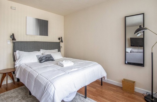 Downtown West Apartment | Arch, Dome, Dtown | Free Parking + Rooftop | Zencity