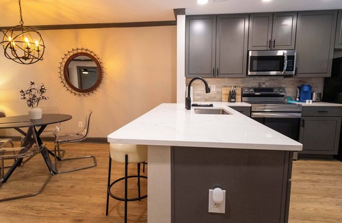 Oxford Condo | Archie on Old Taylor by Apex Short Term Stays