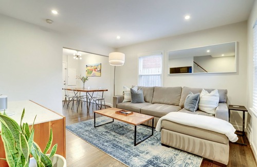 Penrose House | Arlington Modern, Comfortable, Close to DC and Sites