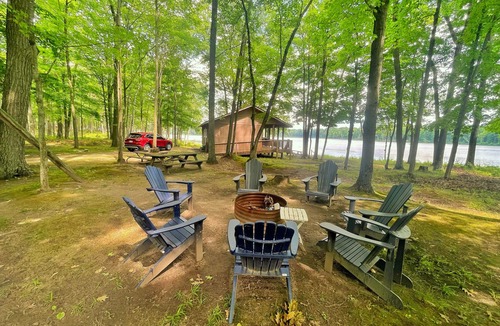 Lupton Cabin | Arrowhead Lake Camp - Black Bear Lodge Lake View