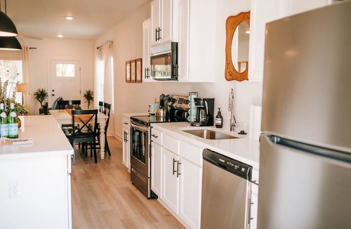 Athens Apartment | Artist Retreat | Near Downtown, Stadium & UGA