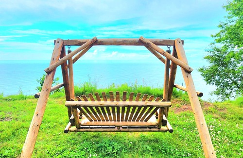 Laurium Cabin | Artistry view of Lake Superior in authentic cottage will have you refreshed