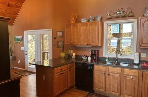 Waynesville House | Ascendere - Amazing mountain views, 3 bedroom, 2 bath, central heat/AC, private.