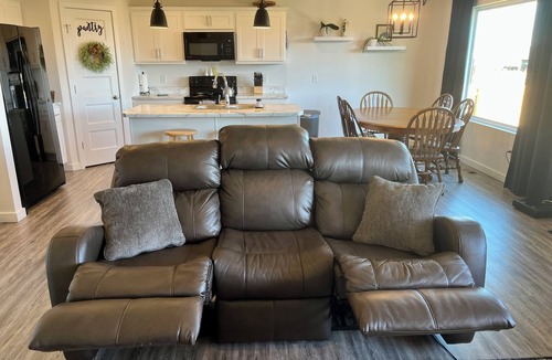 Springfield House | Ashwood Gables: A Taste of Home. Full Fence,