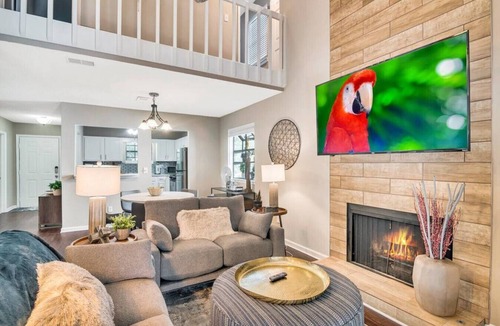 Smyrna Villa | ATH - Sleeps 4 - 2 Beds - Pet Friendly - Fenced FW2