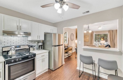 Smyrna Villa | ATH - Sleeps 4 - 2 Beds - Pet Friendly - Fenced FW2