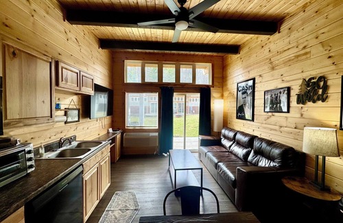 Bramwell Cabin | ATV TrailCamp: Conrad's Cottage- Just seconds from the HMT Pocahontas Trailhead!