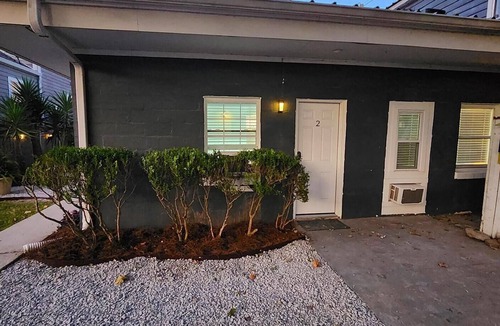 Carrollton Apartment | Audubon House Apt. 2: 2bd/1ba
