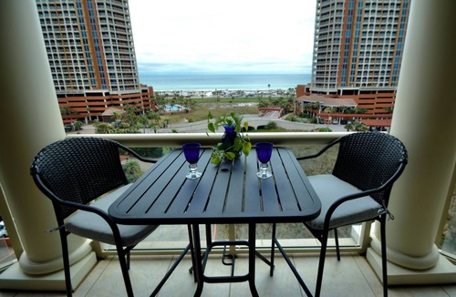 Pensacola Beach Condo | Aug Special: 5 nights just 980 plus resort fees!. Gulf view. Great reviews!