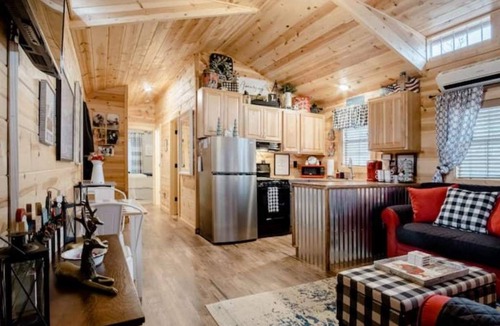 Dawsonville Cabin | Auraria Woods Hideaway-Dog friendly-Fenced- 2.2 miles from Lily Creek Farm