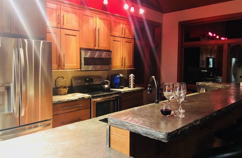 Grayling Cottage | AuSable Luxury Accommodation!