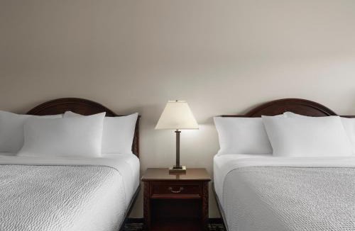 Lake Hallie Hotel | Avalon Hotel & Conference Center