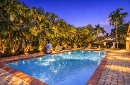 Ojus Villa | Aventura Lakefront
