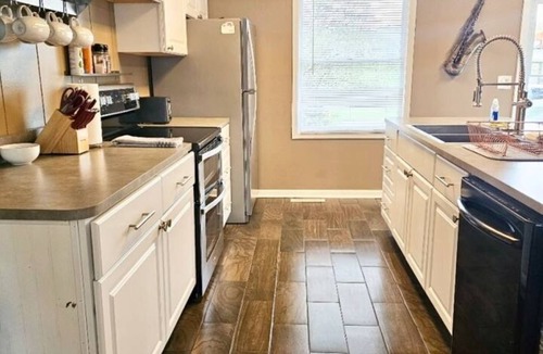 Baileys Harbor House | Avery Acres - Centrally Located w/Pool Table
