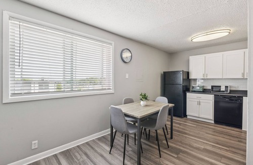 Glengarry Apartment | Avery Apartments D9 I Comfy 2 Bed 1 Bath