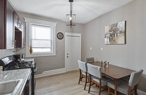 St. Louis House | AWESOME 5 bedroom 1910 Dynasty in St. Louis-LOOP, WASHU, FOREST PARK, & PAGEANT!
