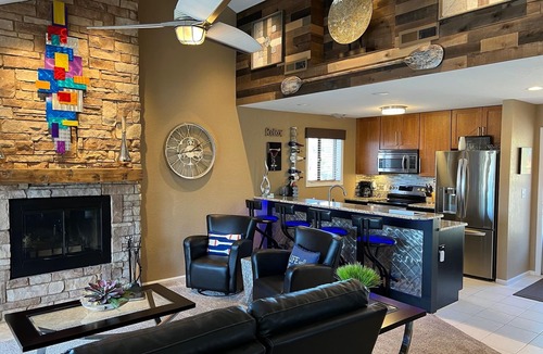 Osage Beach Condo | Awesome Lakefront with Amazing Sunset views . Indian Pointe Condos Lake Ozarks