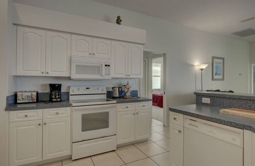 Englewood East Villa | Awesome Retreat