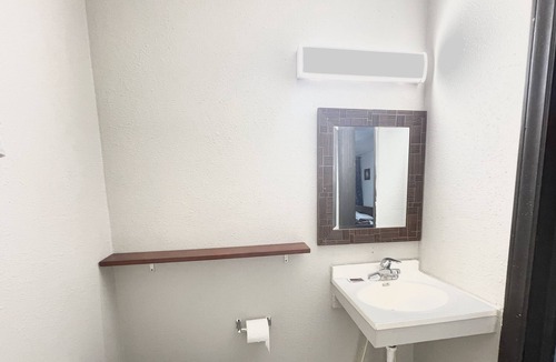 Fort Scott Hotel | Azure Sky Motel