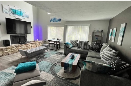 Indianapolis House | Azure Tri-Level Vaulted Luxury Loft Home Sleeps 12