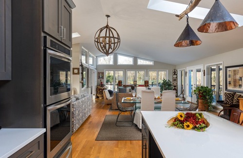 Union Pier House | Babe’s Pond | Heated Pool | Hot Tub | Pickleball
