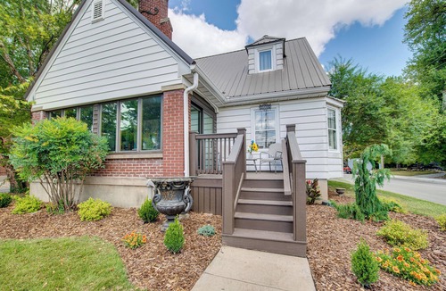Lebanon House | 'Baby Grand on Main' Lebanon Home w/Game Room!