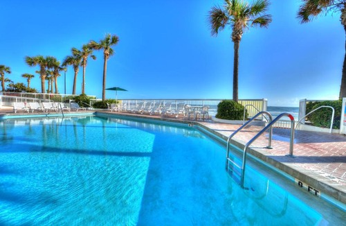 Daytona Beach Hotel | Bahama House - Daytona Beach Shores