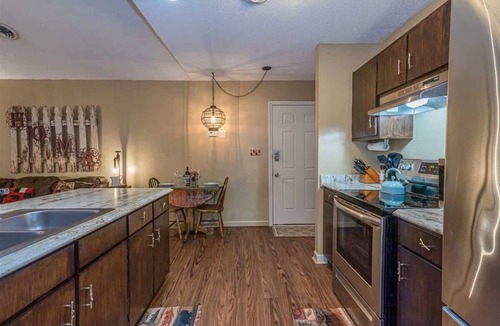 Helen House | BALCONY OVERLOOKING RIVER | DOWNTOWN HELEN