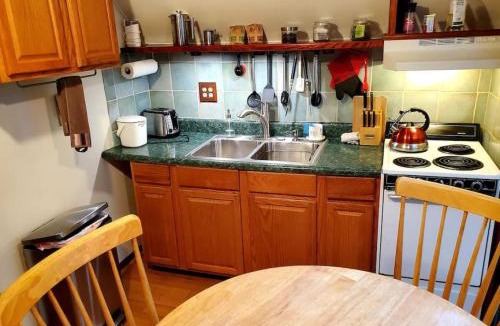 Stanardsville Apartment | Balcony Suite at White Lotus Eco Spa Retreat
