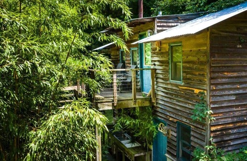 Talking Rock Apartment | Bamboo Roost at Kaluna Farm Retreat