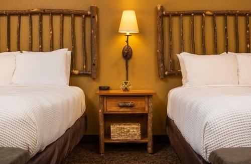 Rothschild Hotel | bantr Grand Hotel Wausau - Rothschild