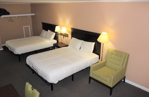 McCormick Hotel | Bar-Mel Inn