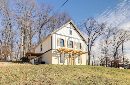 Jefferson City House | Barndo2 Modern European Style Home of Fluffy Cows