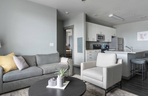 University District Apartment | Barsala l Quiet Work-Friendly 3BD Apt Near St. Jude & UT Health