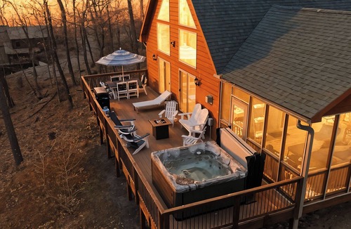 Berkeley Springs House | "Base Camp" - Private Hot Tub | Firepit | Views | Spacious