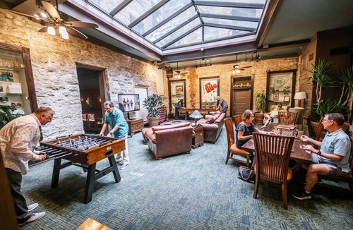 Eureka Springs Historic District Hotel | Basin Park Hotel and Spa