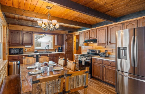 Elk Rapids House | Bass Bay Getaway | Lakefront Family Cottage
